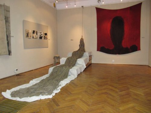 JEITNER: Mantel-Mantel • Fundstück Plane: Das Gegebene vorgezeigt • Auschwitz-Zyklus (von li.)
